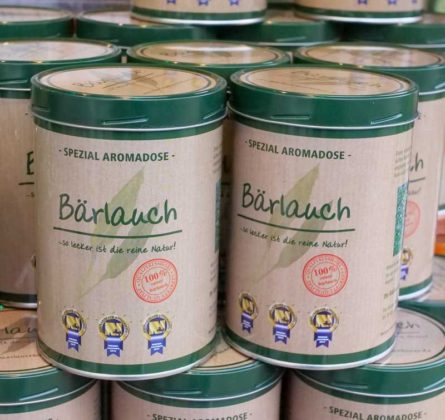 Besucher entdecken handgemachte Produkte bei der Landpartie Schloss Lembeck - Bild 44
