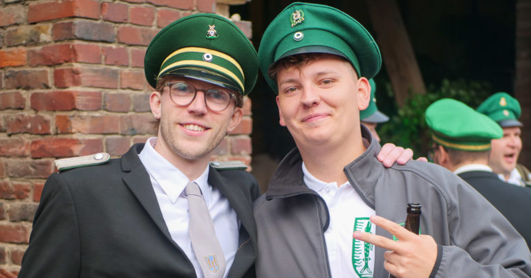 Mit Maibaum Auktion: Dorf-Hervest Schützen feiern Sommerfest