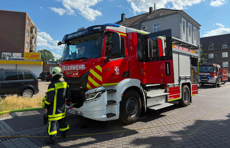 Feuerwehr Brand-Paletten-Netto-Borkener-Strasse
