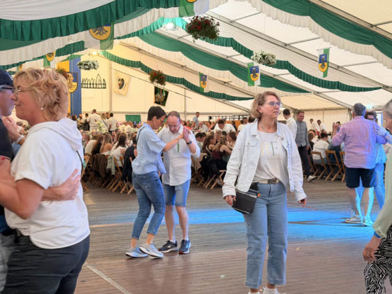 Festball beim Sch&uuml;tzenfest Rhade 2026 am Sonntag