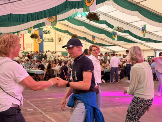 Festball beim Sch&uuml;tzenfest Rhade 2026 am Sonntag