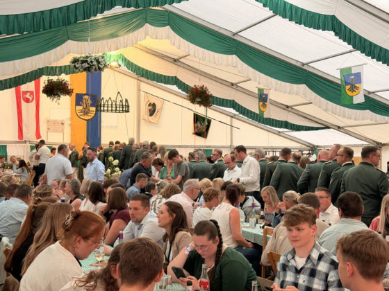Festball beim Sch&uuml;tzenfest Rhade 2026 am Sonntag