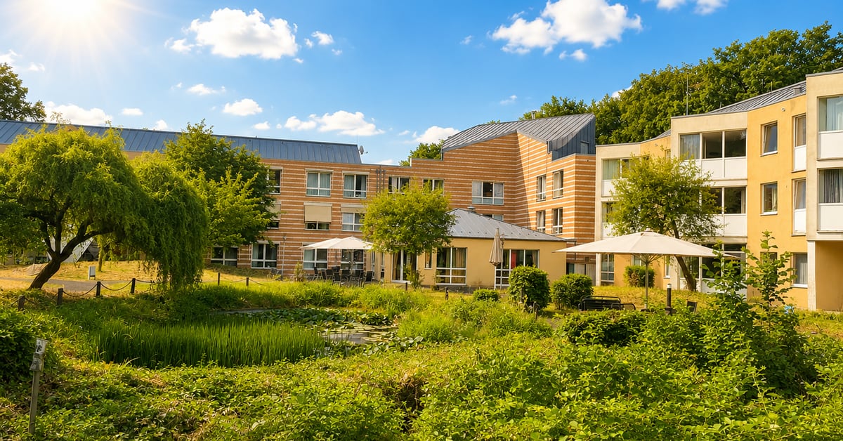 Visualisierung des AWO Seniorenzentrums Barkenberg mit Garten und Wasser