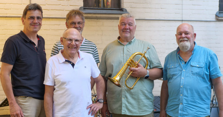Swing und Funk im Kirchgarten: „Jazzis“ bespielen die Gnadenkirche Wulfen