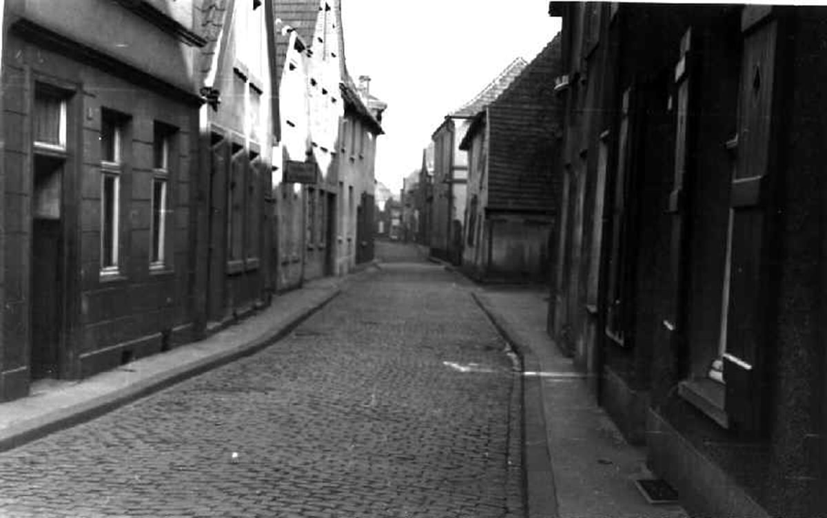 Historische Aufnahme der Hühnerstraße in Dorsten mit Blick von der Lippestraße