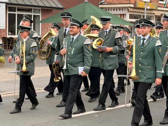 Blaskapelle beim Sch&uuml;tzenfest Rhade 2026