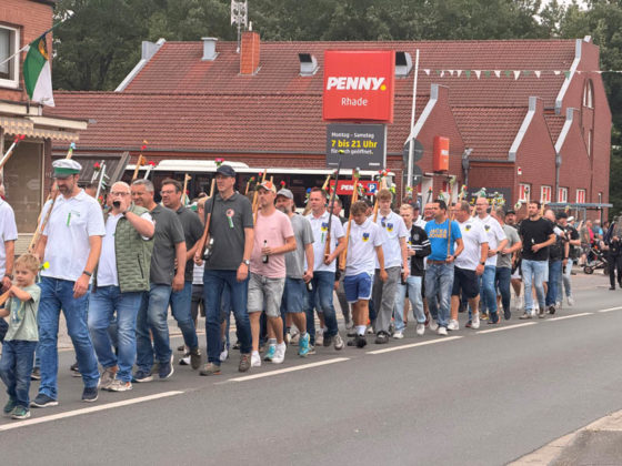 Gro&szlig;e Fu&szlig;gruppe beim Sch&uuml;tzenfest Rhade 2026