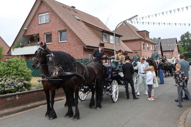 Festumzug des Sch&uuml;tzenfestes Rhade 2026 mit K&ouml;nigspaar