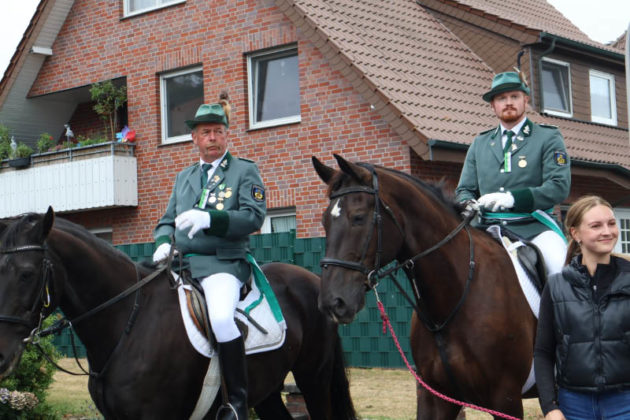Zuschauer beim gro&szlig;en Festumzug des Sch&uuml;tzenfestes Rhade 2026