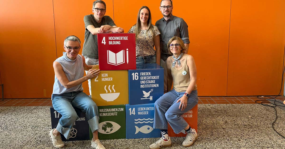 Schulleiterin Susanne Bender mit dem Schulleitungsteam der Neuen Schule Dorsten