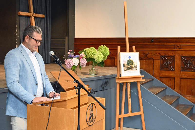 Mario Bonfiglio Verabschiedung Schulleiterin Elisabeth SChulte-Huxel